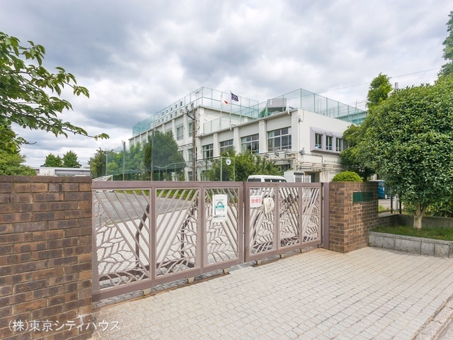 三鷹市立第四中学校