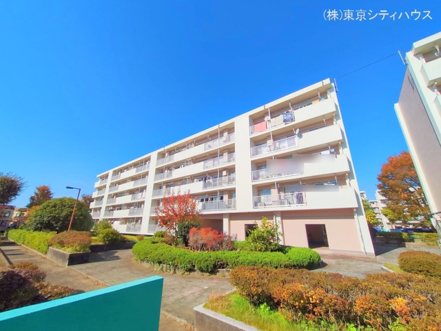東京都調布市染地３丁目のマンション『多摩川住宅ト－6号棟(国領)』外観写真 2025年11月13日撮影
