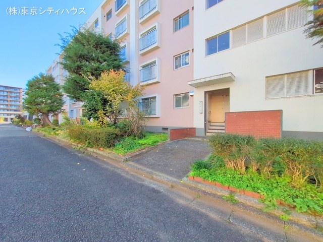 東京都調布市染地３丁目のマンション『多摩川住宅ト－6号棟(国領)』外観写真 2025年11月13日撮影