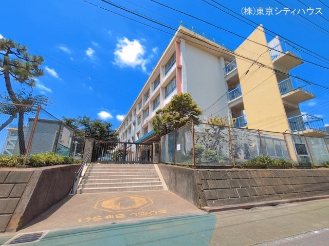 三鷹市立大沢台小学校