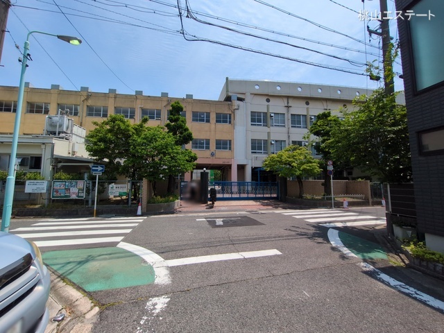名古屋市立汐路小学校 距離360m
