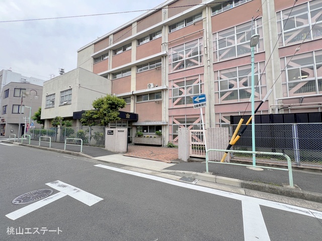 名古屋市立橘小学校 距離550m