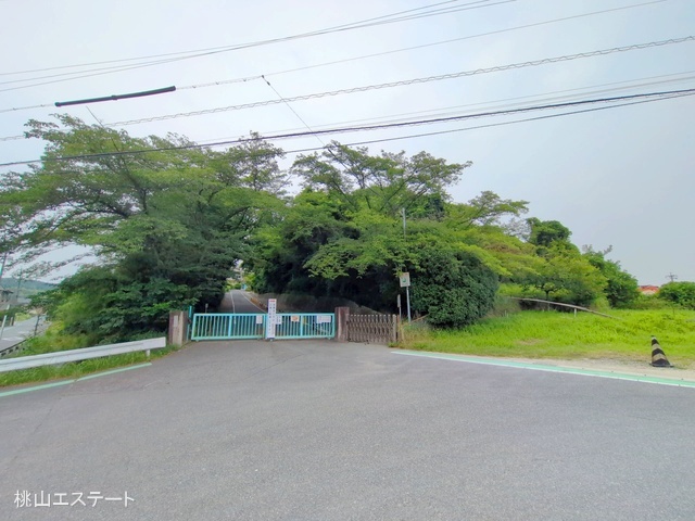日進市立北小学校　距離350m