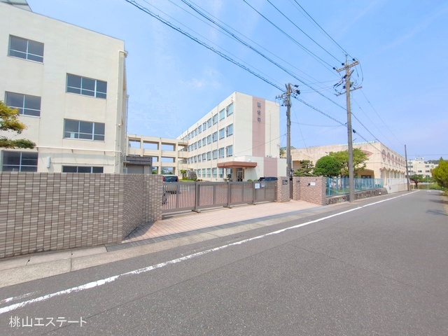 名古屋市立扇台中学校 距離800m