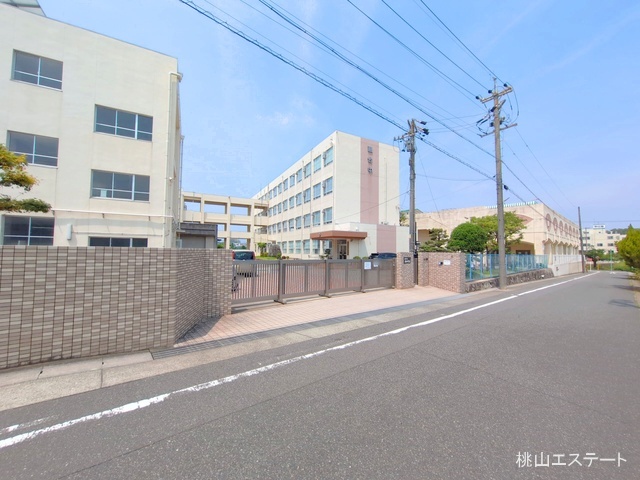 名古屋市立扇台中学校 距離800m