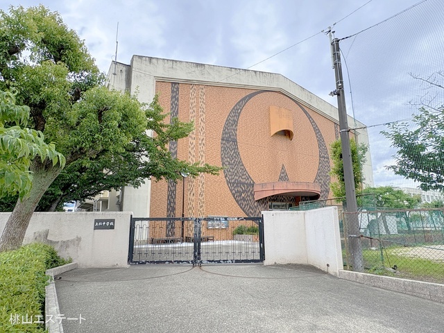 名古屋市立上社中学校　距離850m