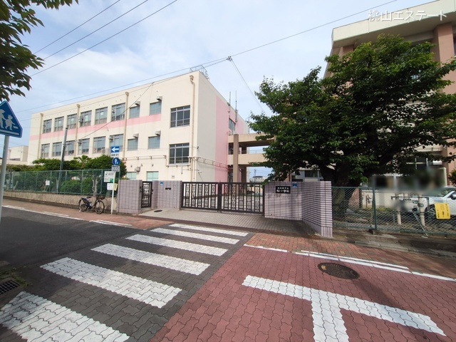 名古屋市立桜小学校　距離140m