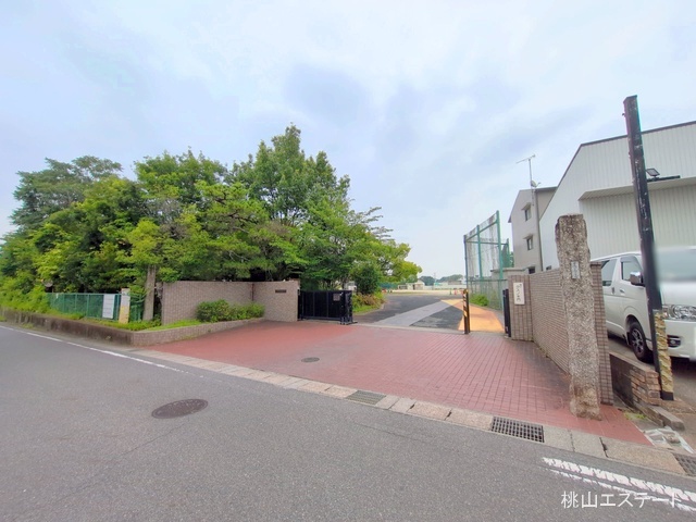 日進市立西小学校 距離1600m