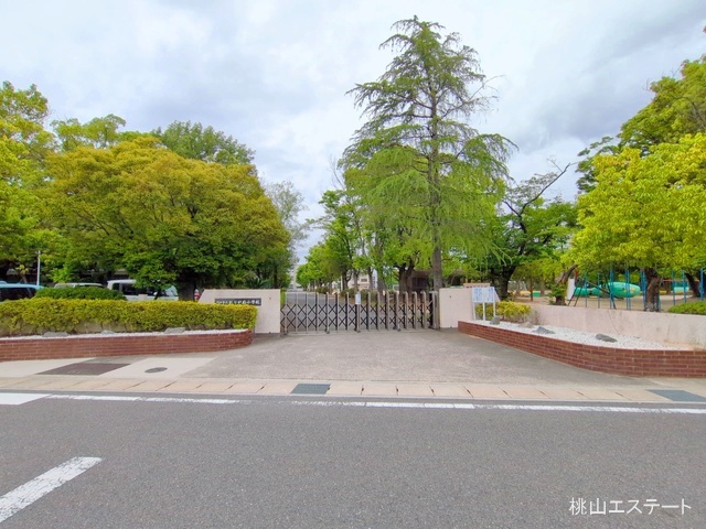 刈谷市立かりがね小学校 距離450m