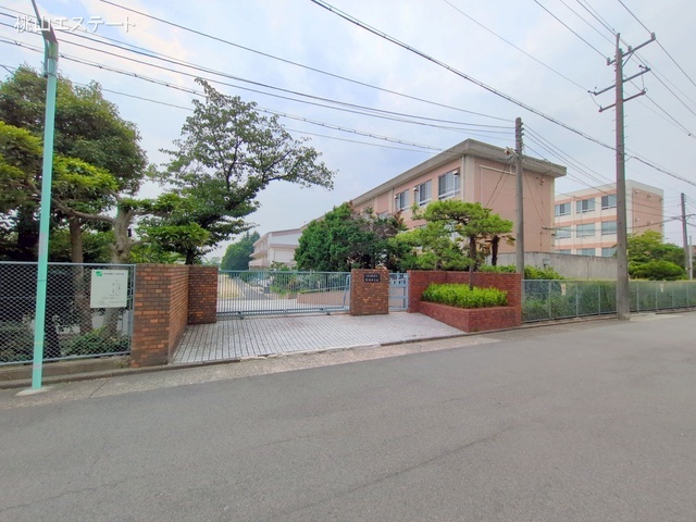 名古屋市立新郊中学校 距離1040m