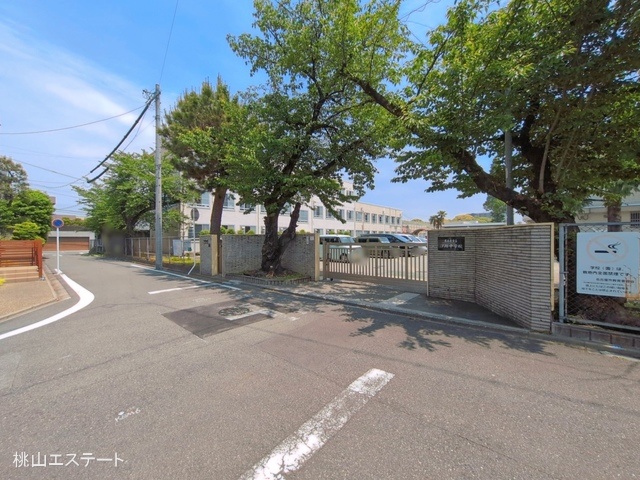 名古屋市立汐路中学校　距離300m