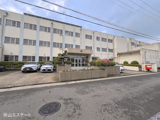 名古屋市立若葉中学校　距離810m