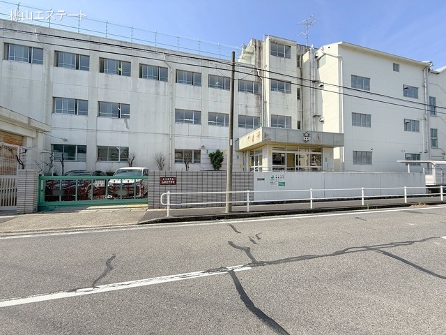 名古屋市立山田東中学校　距離1100m