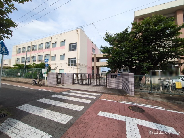 名古屋市立桜小学校　距離550m