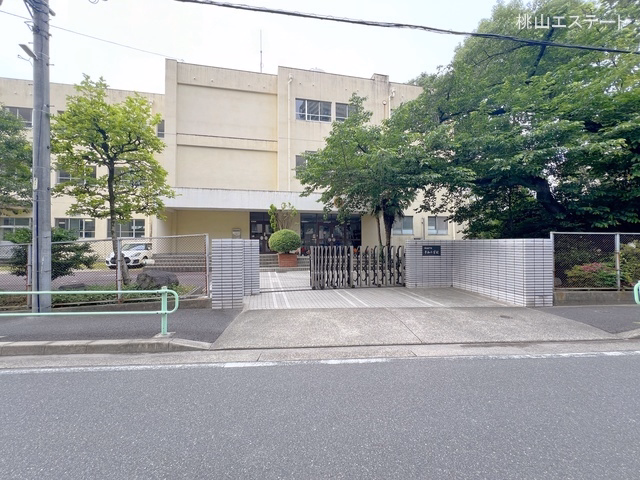 愛知県名古屋市中区金山5丁目の中古戸建て周辺 名古屋市立平和小学校 距離810m