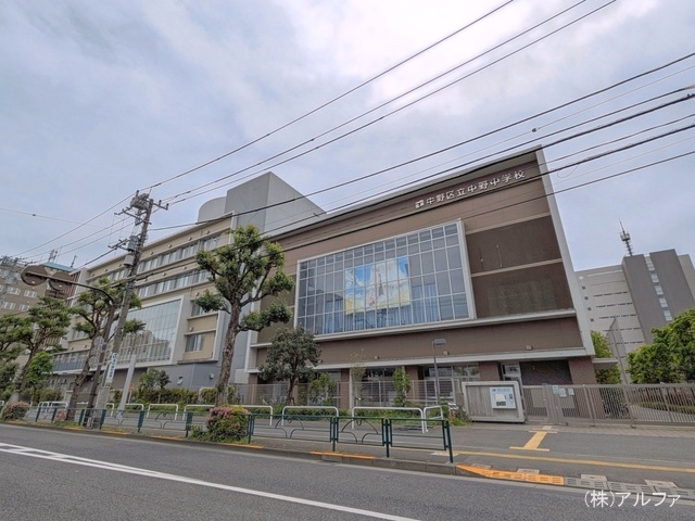 中野区立中野中学校