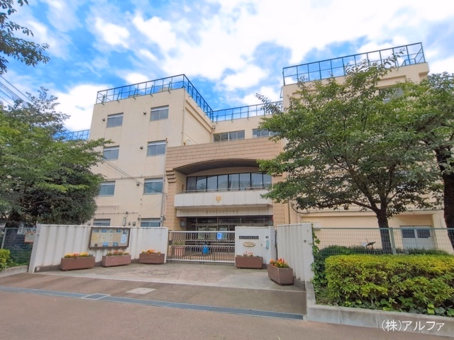 世田谷区立駒留中学校