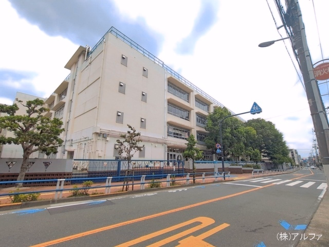 世田谷区立梅丘中学校