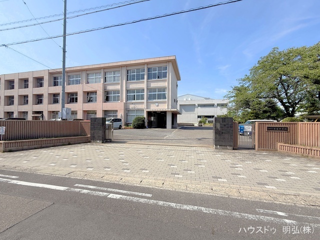 江南市立布袋中学校　距離1100m