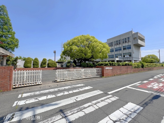 岩倉市立南部中学校 距離1840m