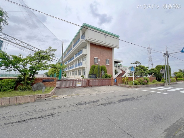 北名古屋市立天神中学校　距離1100m