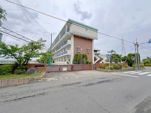 北名古屋市立天神中学校 距離1200m