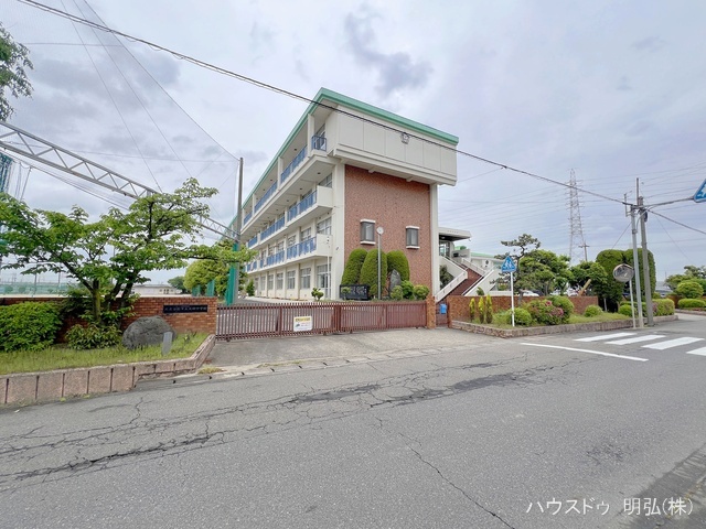 北名古屋市立天神中学校 距離1200m