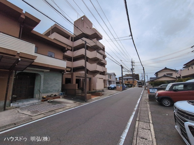 愛知県岩倉市西市町西市前のマンション『サンパーク岩倉』外観写真 2026年3月1日撮影