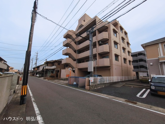 愛知県岩倉市西市町西市前のマンション『サンパーク岩倉』外観写真 2026年3月1日撮影