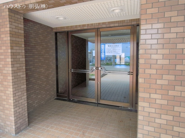 愛知県小牧市堀の内４丁目のマンション『シャトー小牧山』エントランス写真 2026年4月19日撮影