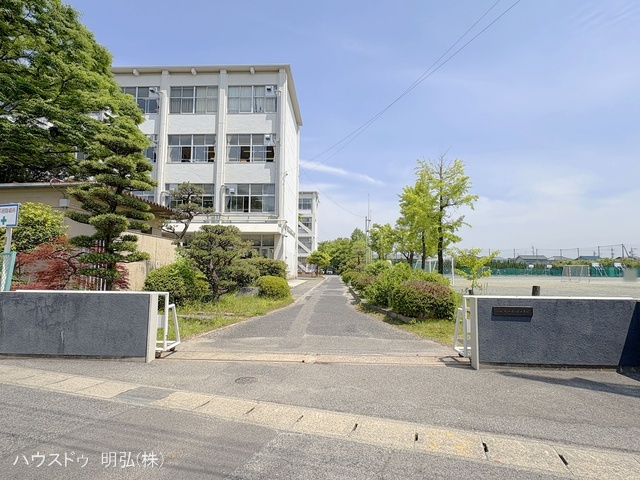 小牧市立応時中学校　距離590m