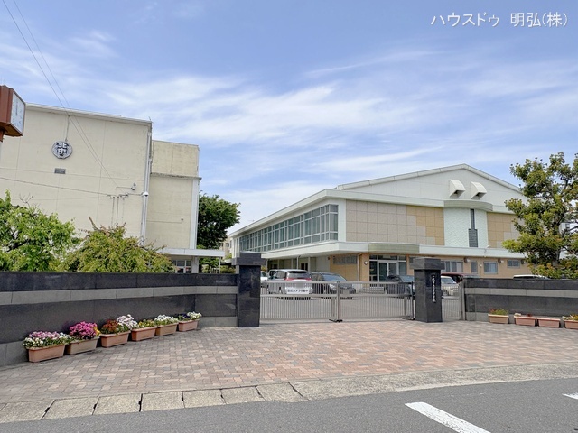 小牧市立北里中学校　距離350m