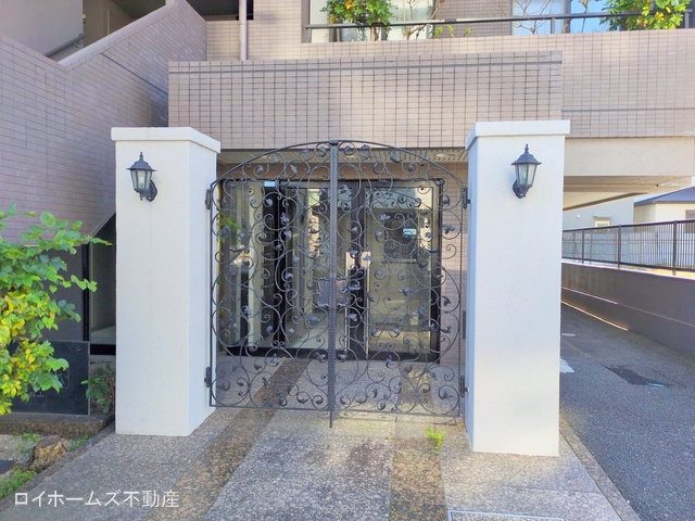 愛知県名古屋市昭和区藤成通１丁目のマンション『プロクシィロイヤル桜山』外観写真 2025年11月18日撮影