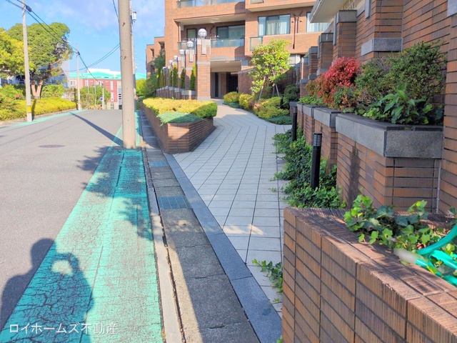 愛知県名古屋市緑区鳴海町字乙子山のマンション『セルシオシティ鳴海』外観写真 2025年10月26日撮影