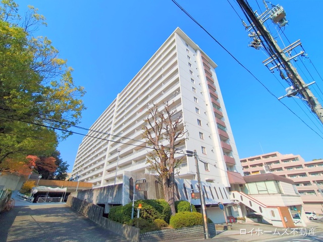 愛知県名古屋市名東区にじが丘１丁目のマンション『虹ヶ丘マンション本館』外観写真 2025年11月16日撮影