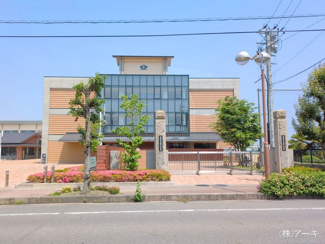 高浜市立高浜小学校　距離880m