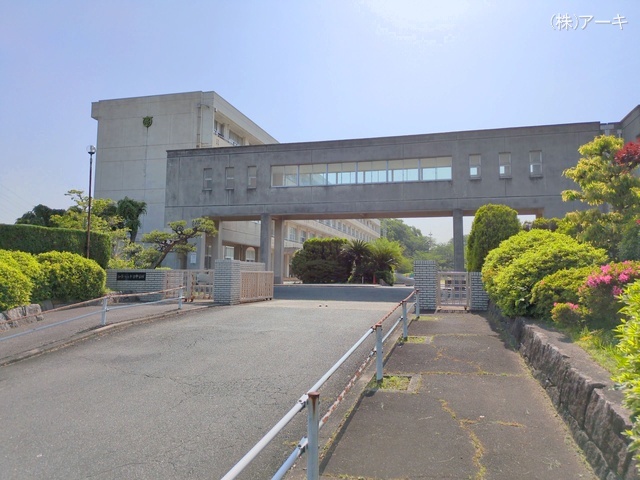 知多市立東部中学校　距離1300m