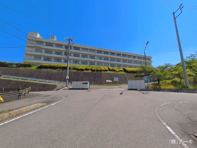 知多市立中部中学校