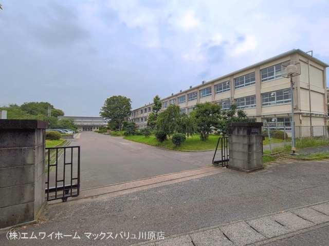 春日井市立中部中学校