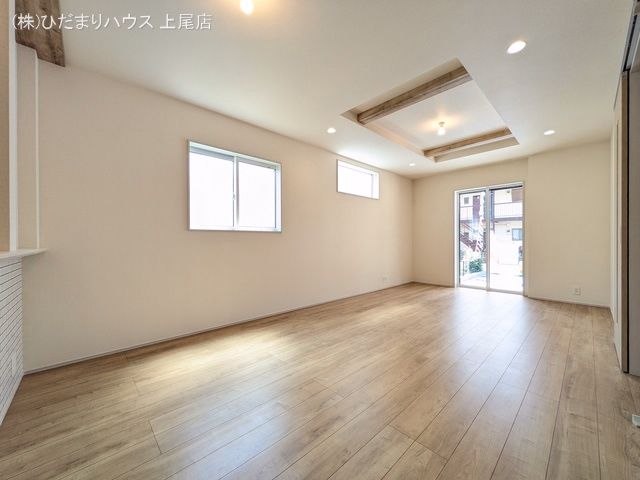 上尾市弁財1丁目（戸建）02 リビング