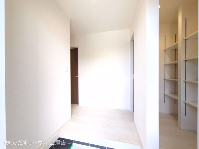 上尾市大字瓦葺（戸建）01 玄関