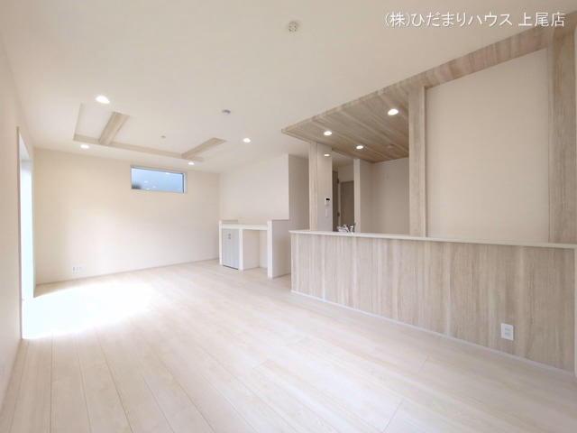 上尾市本町5丁目（戸建）04 リビング