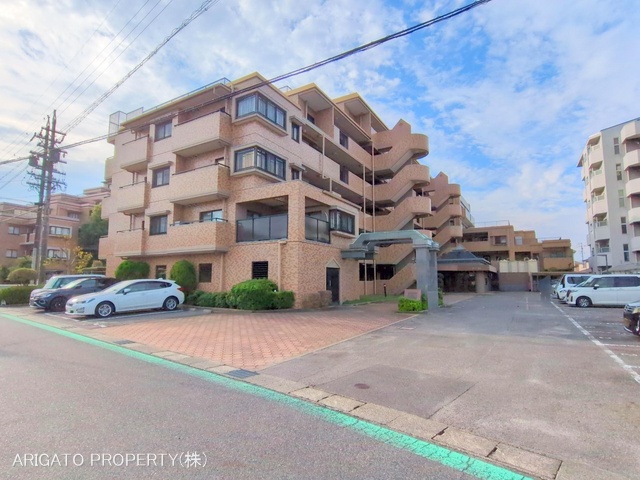 愛知県刈谷市野田町馬池のマンション『シャトレー刈谷ウイング西館』外観写真 2024年11月4日撮影