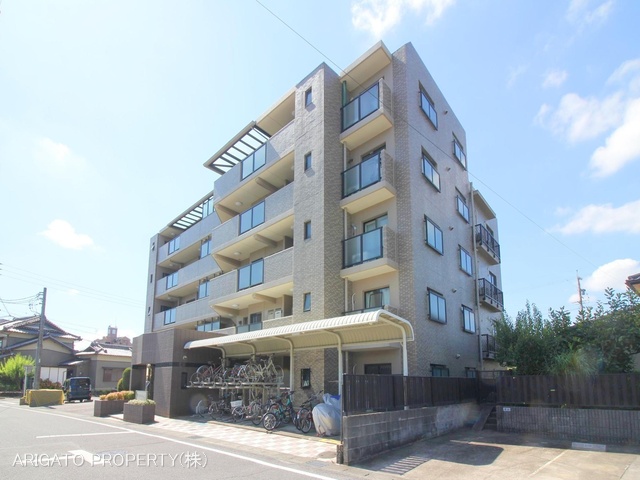 愛知県豊田市梅坪町２丁目のマンション『バンベール梅坪』外観写真 2023年7月23日撮影