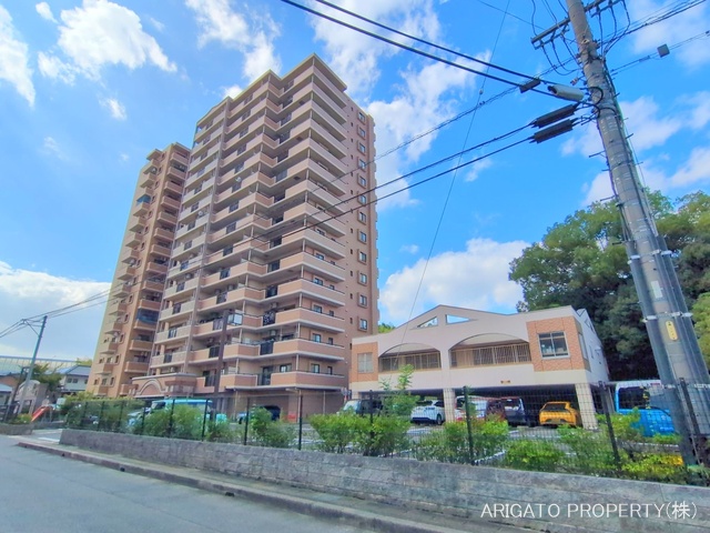 愛知県豊田市中田町西山のマンション『キングスコート豊田中田弐番館』外観写真 2025年10月26日撮影