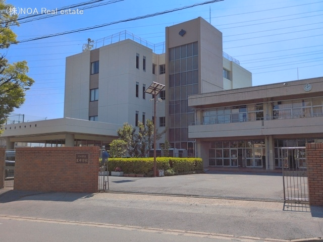川口市立里中学校