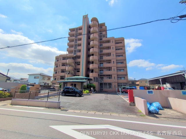 愛知県あま市中萱津五反田のマンション『ラドーニ甚目寺大地の館』外観写真 2025年7月22日撮影