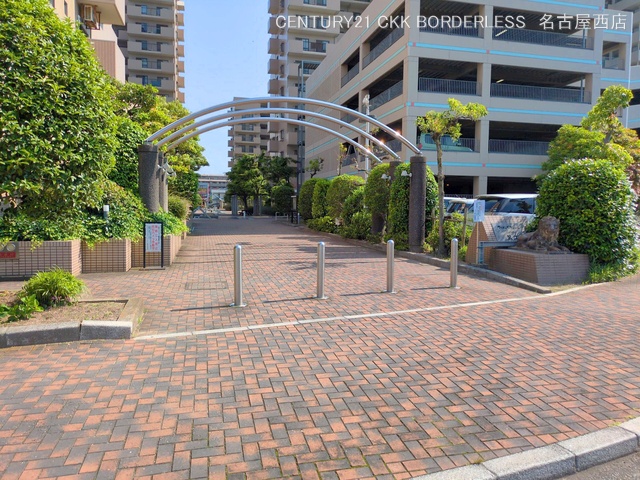 愛知県海部郡蟹江町本町５丁目のマンション『ライオンズマンションニューシティ蟹江二番館』外観写真 2025年6月3日撮影