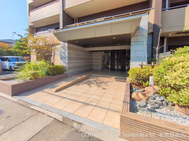 愛知県名古屋市港区小賀須3丁目のマンション『グランマノワール南陽』外観写真 2025年8月31日撮影