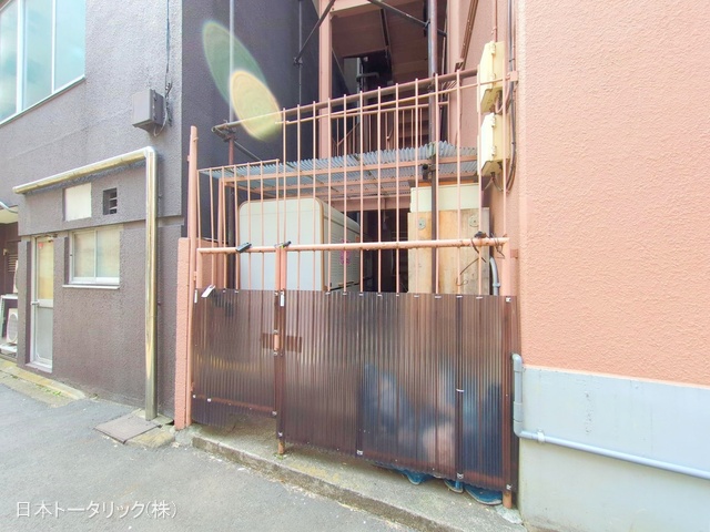 東京都新宿区四谷4丁目のマンション『御苑ハイム』外観写真 2025年3月26日撮影